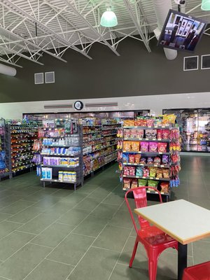 Spacious modern 7-Eleven