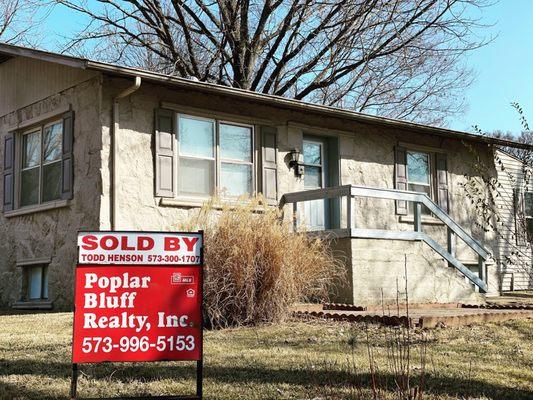 Single family home sold in Doniphan Missouri. Ripley County.