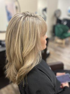 Dimensional blonde babe- @fomohair