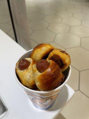 Mini Pretzel Dogs / Mini Dogs Bucket