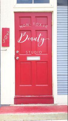 Non-Toxic Beauty Studio-Oceanside, CA. Organic Spray tan, Non-toxic Makeup Artist, Reiki & Sound Healing, Red infrared Sauna detox