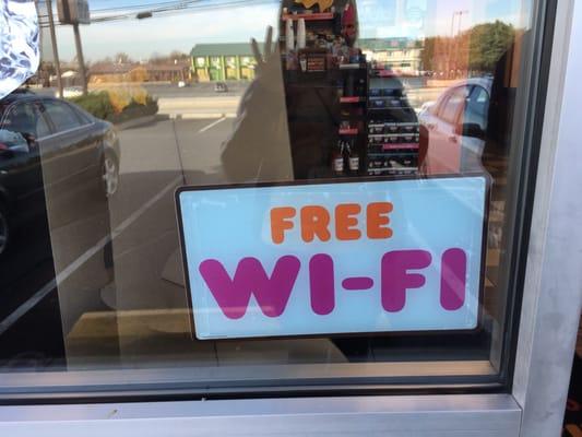 Yes, this DD has free wi-fi