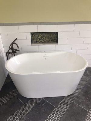 Free standing bathtub with S&L Construction