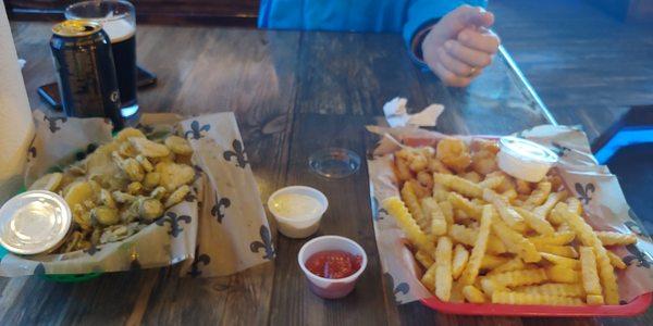 Fried pickles and jalapeno. Shrimp and fries