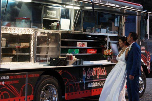 Food Truck Wedding Catering in Columbus Ohio. Book a truck with www.myfoodtruckwedding.com