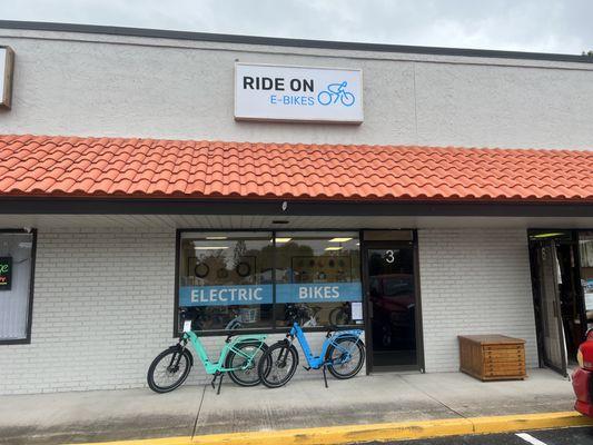 Ride On E-Bikes is a leading e-bike business specializing in the sales of innovative and high-performance electric bicycles in Dunedin, FL.