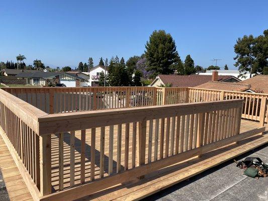 Roof top deck railings