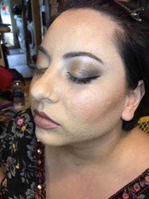 Bridal makeup airbrush