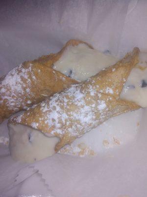 Canolis