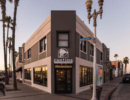 Taco Bell Cantina Exterior, Newport Beach