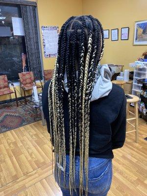 Large knot less boxbraids