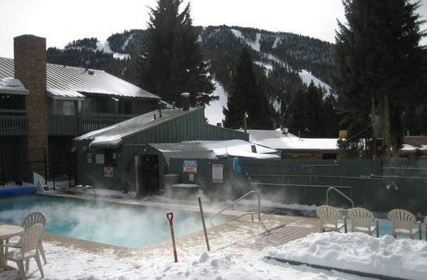 Eisenhut pool and hot tub