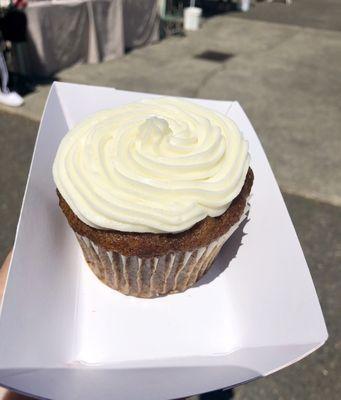 Delicious carrot cake cupcake