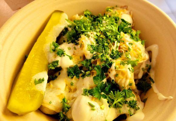 Zesty Garlic Bowl: Pickle Wedge, Cheese. Green Onion, Parsley, Garlic Sauce, Wasabi Mayo