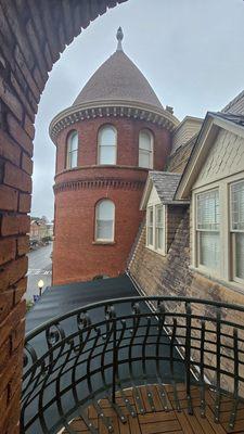 The Bridal Suite and the (Jimmy) Carter Presidential Suite are situated within this tower.