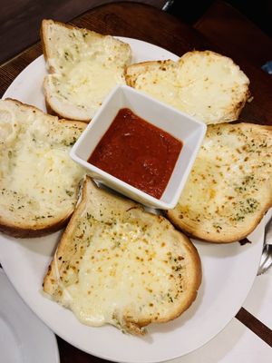 Garlic bread with cheese