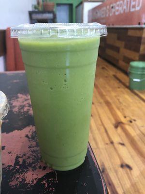 Tropical Greens Smoothie is awesome btw - I'd have this everyday if I lived here