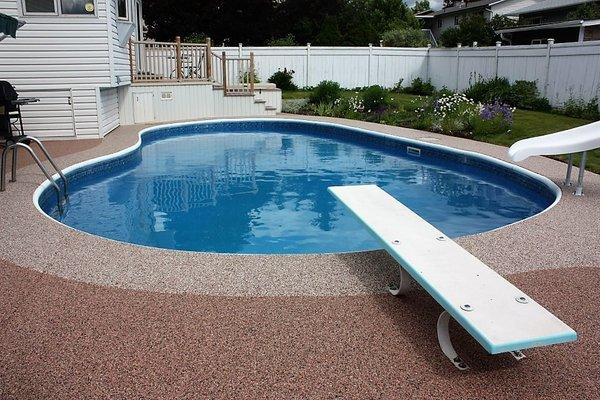 Sierra Stone creates a non slip surface around pools. #sierrastoneofnewjersey #sierrastone