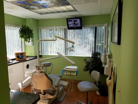 Award winning dental care in our modern, relaxing treatment room at Remarkable Grins