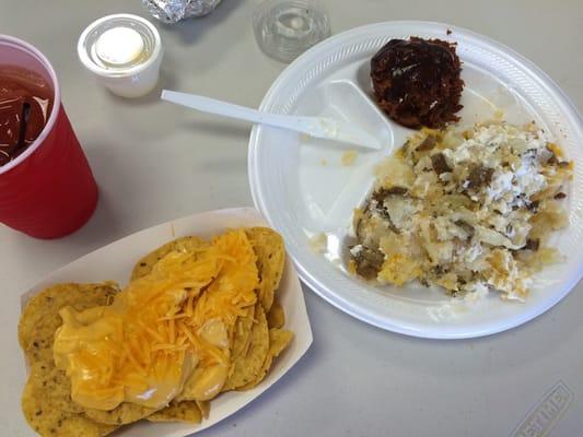 Nachos, and baked potato with barbeque brisket. The barbeque was SOOOO good!