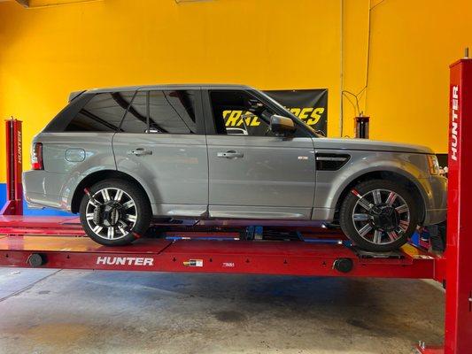 Range Rover alignment at central tire 1464