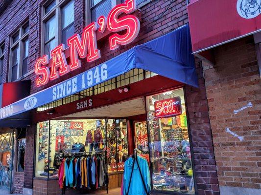 Sam's Clothing Store