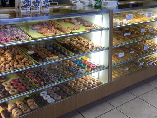 Good selections of donuts!!!