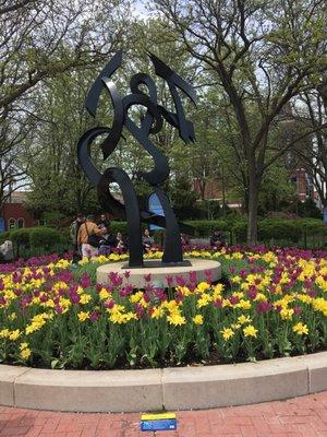 "Calligraphy" Sculpture by Guy Bellaver in the park