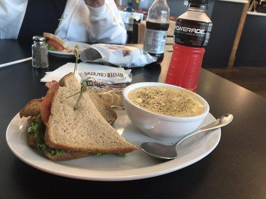 Excellent BLT & corn chowder! Couldn't do a Yelp Check-in. No cell service!