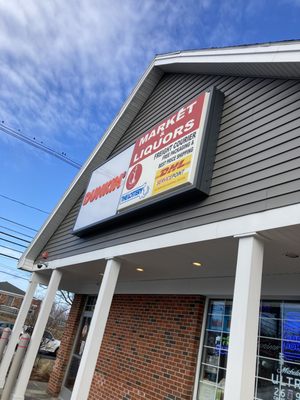 Market & Liquors Store