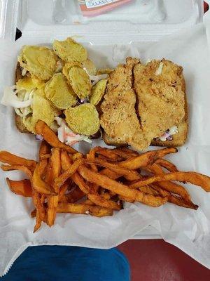 Slawdaddy on texas toast with sweet potatoe fries