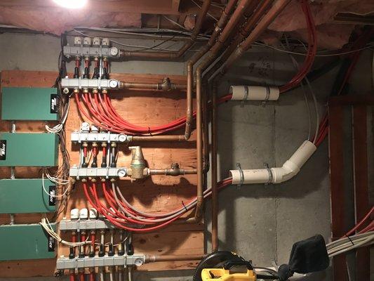 Radiant heating manifolds