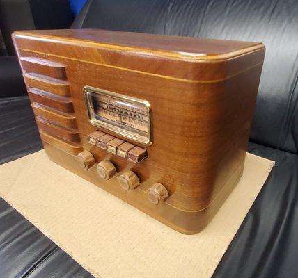 We Fix Antique Radios!