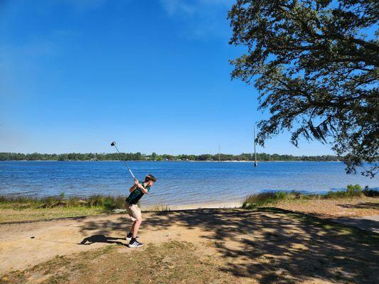 Cool spot to just launch some balls into the water for fun.