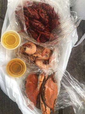 Shrimps, crawfish and blue crabs