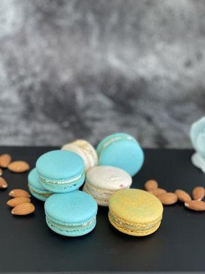 Macrons