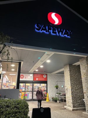 Safeway at the Prunetree Shopping Center