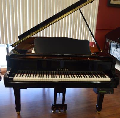 Yamaha C3 Disklavier Mark III Grand Piano 6'1" Ebony Polished with Silent System