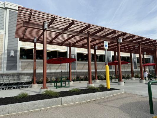 Side of the building- nice patio area