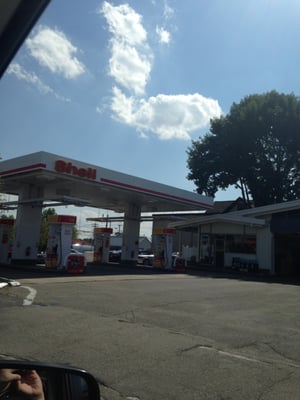 Needham Heights Shell -- 875 Highland Avenue, Needham Heights          Station