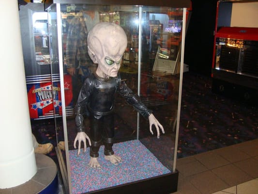 A weird alien in the truck stop