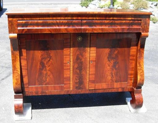 Mahogany Buffet: After