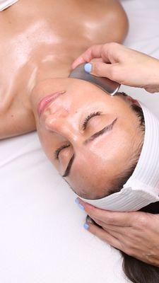 Gua Sha Lymphatic Drainage