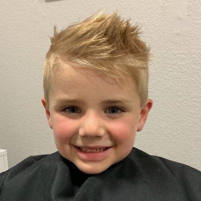 Little boy haircut done by Cindy