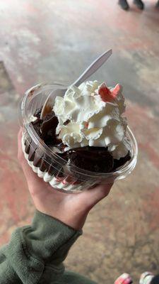 Brownie sundae (vanilla ice cream) 10/10 honestly it so good I love it so much it's so delicious