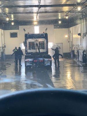 Dudes just standing around not even washing a truck "supervising" while i waited over three hours!!! RIDICULOUS. Recommend washout only