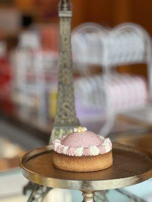 Strawberry mousse tartlet