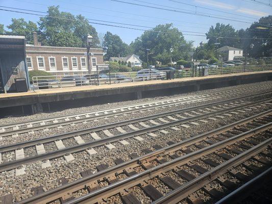 Metuchen Train Station