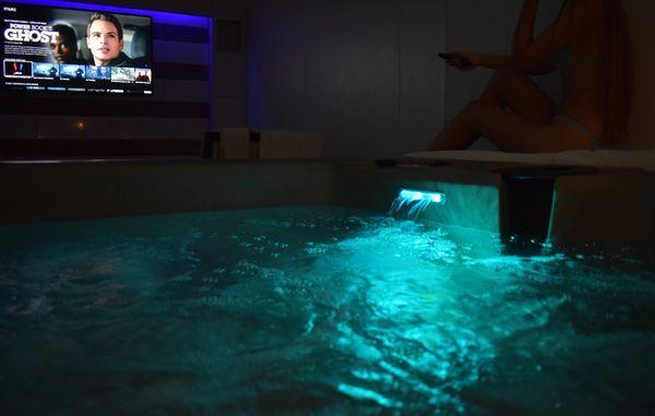 Come watch your favorite series with us! Starz Netflix Hulu and more private hot tub room starting at $120
1.5 hour