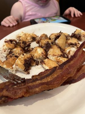 Chocolate chip pancakes with crispy bacon